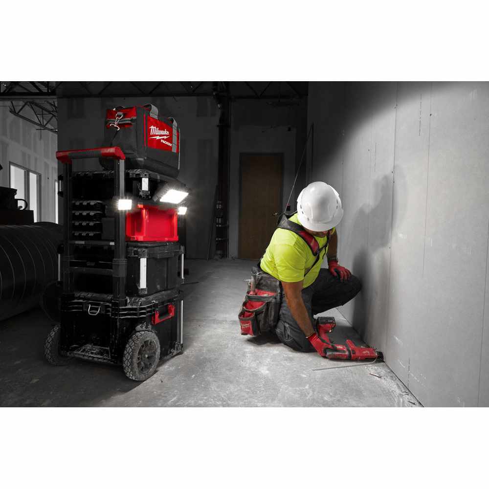 Vinnuljós M18 POALC-0 3000lm PACKOUT™ - Image 13