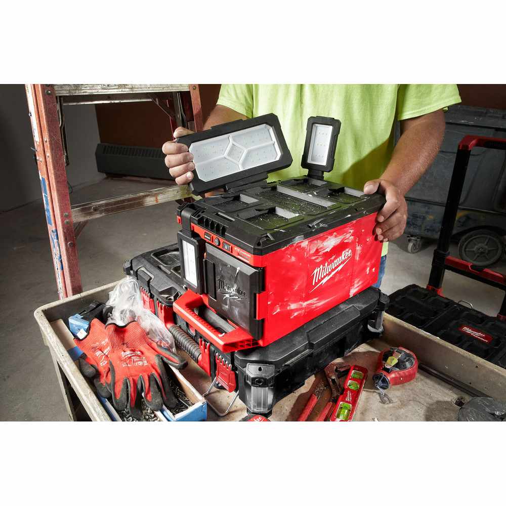 Vinnuljós M18 POALC-0 3000lm PACKOUT™ - Image 14