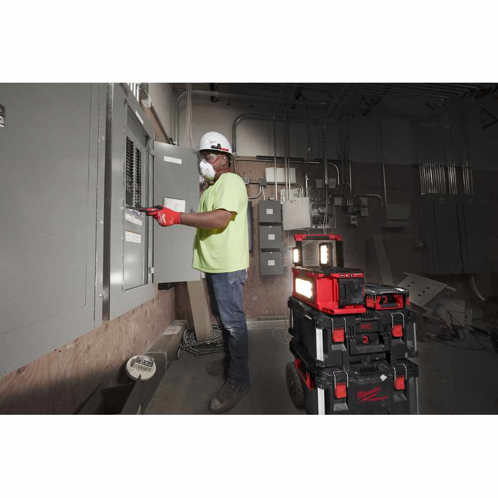 Vinnuljós M18 POALC-0 3000lm PACKOUT™ - Image 15