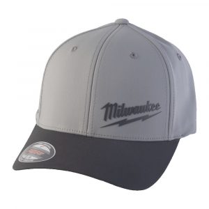 Derhúfa Milwaukee með dökku skyggni S/M